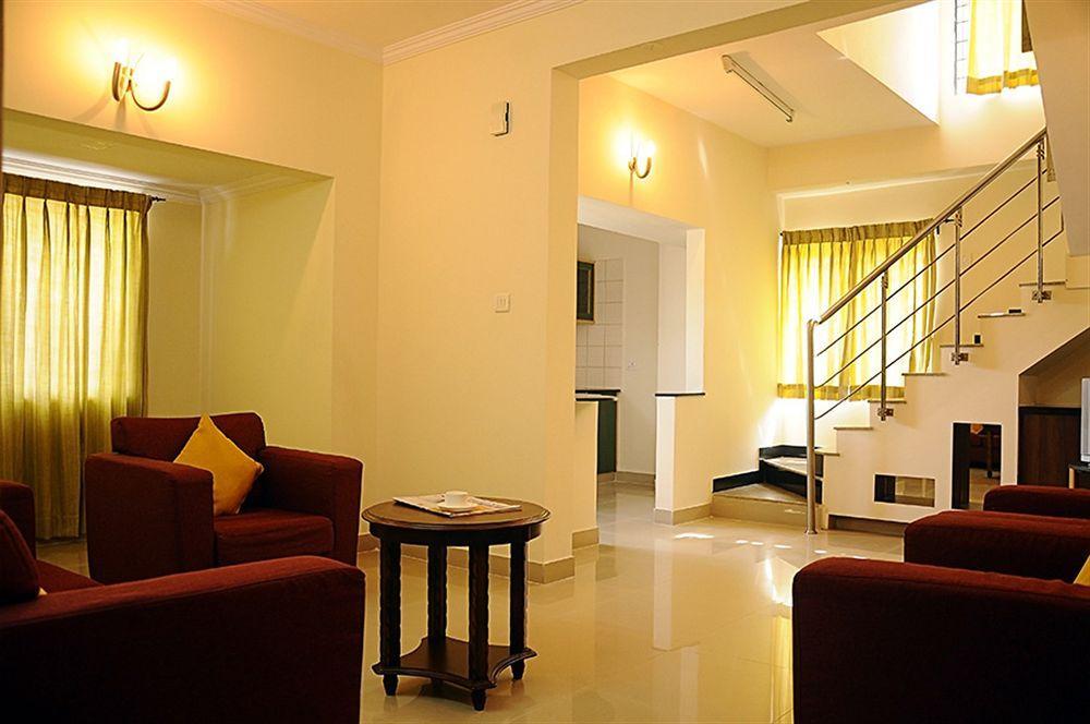 העיר בנגלור The Grand Serenity Apartment Hotel מראה חיצוני תמונה